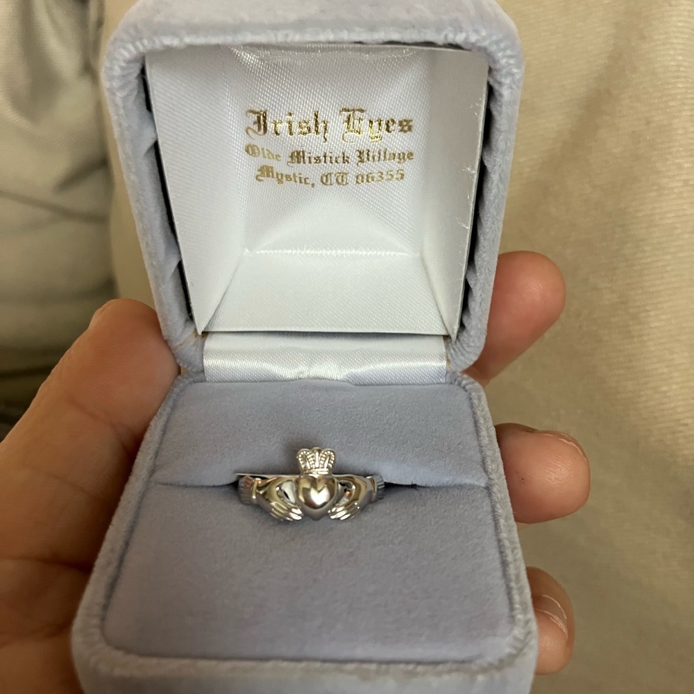 Sterling Silver Claddagh Ring